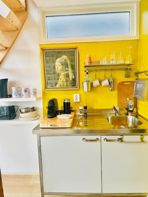 Houseboat Studio With Canalview And Free Bikes Amsterdam Exterior foto